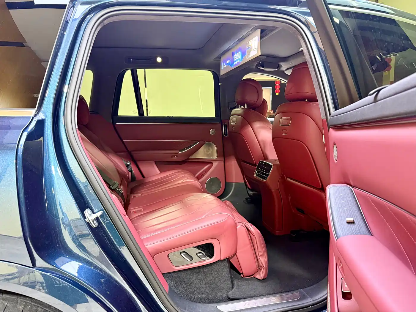 AITO Wenjie AITO M8 2025 Model Extended Range Ultra Edition 53.4kWh 5-Seater фото 8
