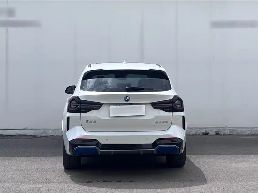 BMW iX3 2022 Leading Edition фото 13