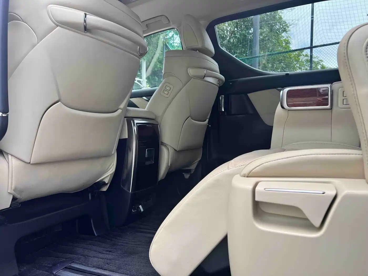 Toyota Alphard 2015 3.5L Luxury Edition фото 18