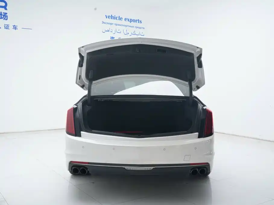 Фото 8 - Cadillac CT6
