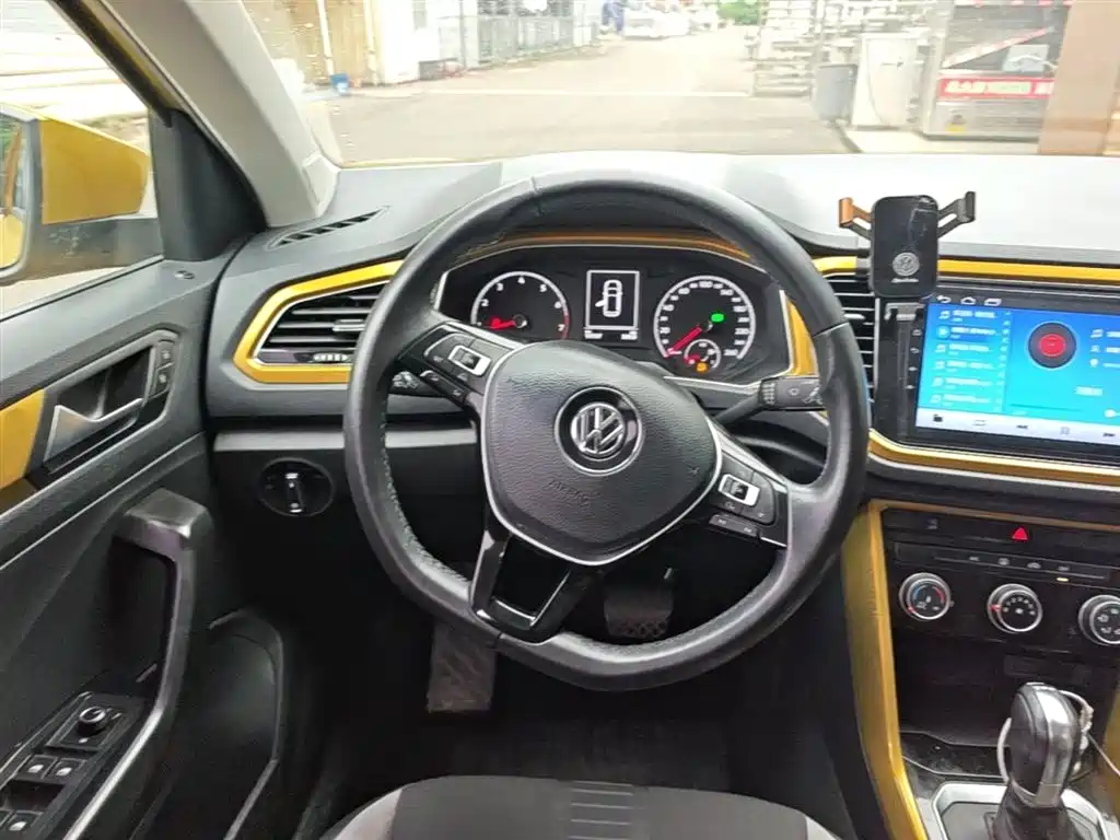Volkswagen T-ROC 2018 280TSI DSG 2WD Progressive (China V) фото 11