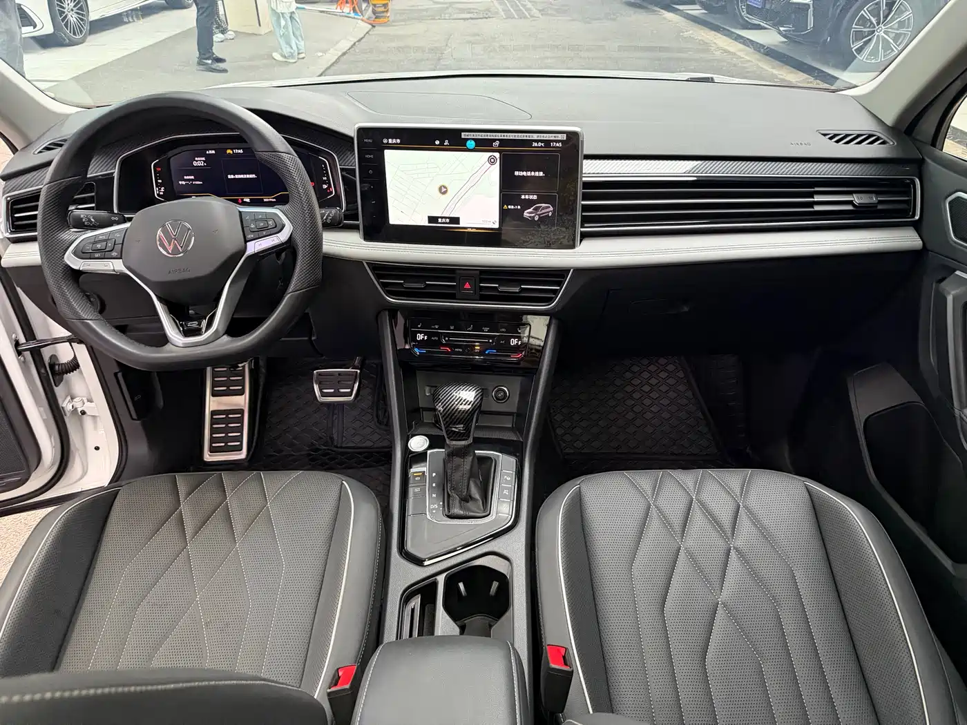 Volkswagen Tiguan L 2024 330TSI Automatic 2WD R-Line Premium Enjoyment Edition фото 12