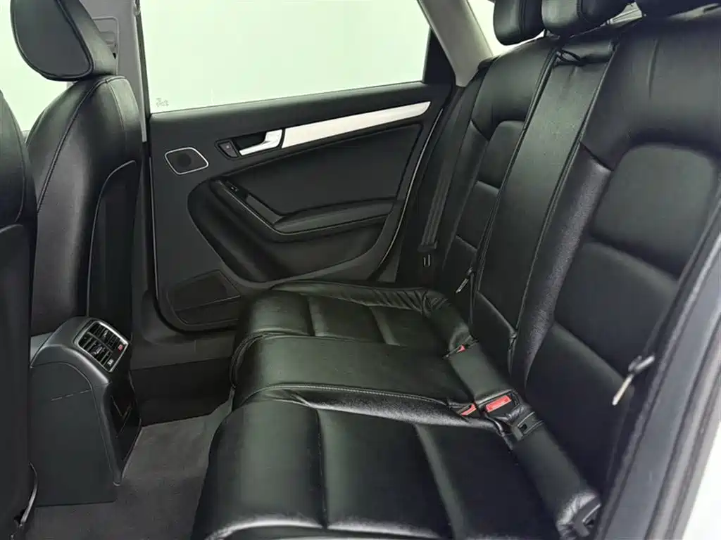 Audi A4L 2015 45 TFSI quattro Individual Sport фото 14