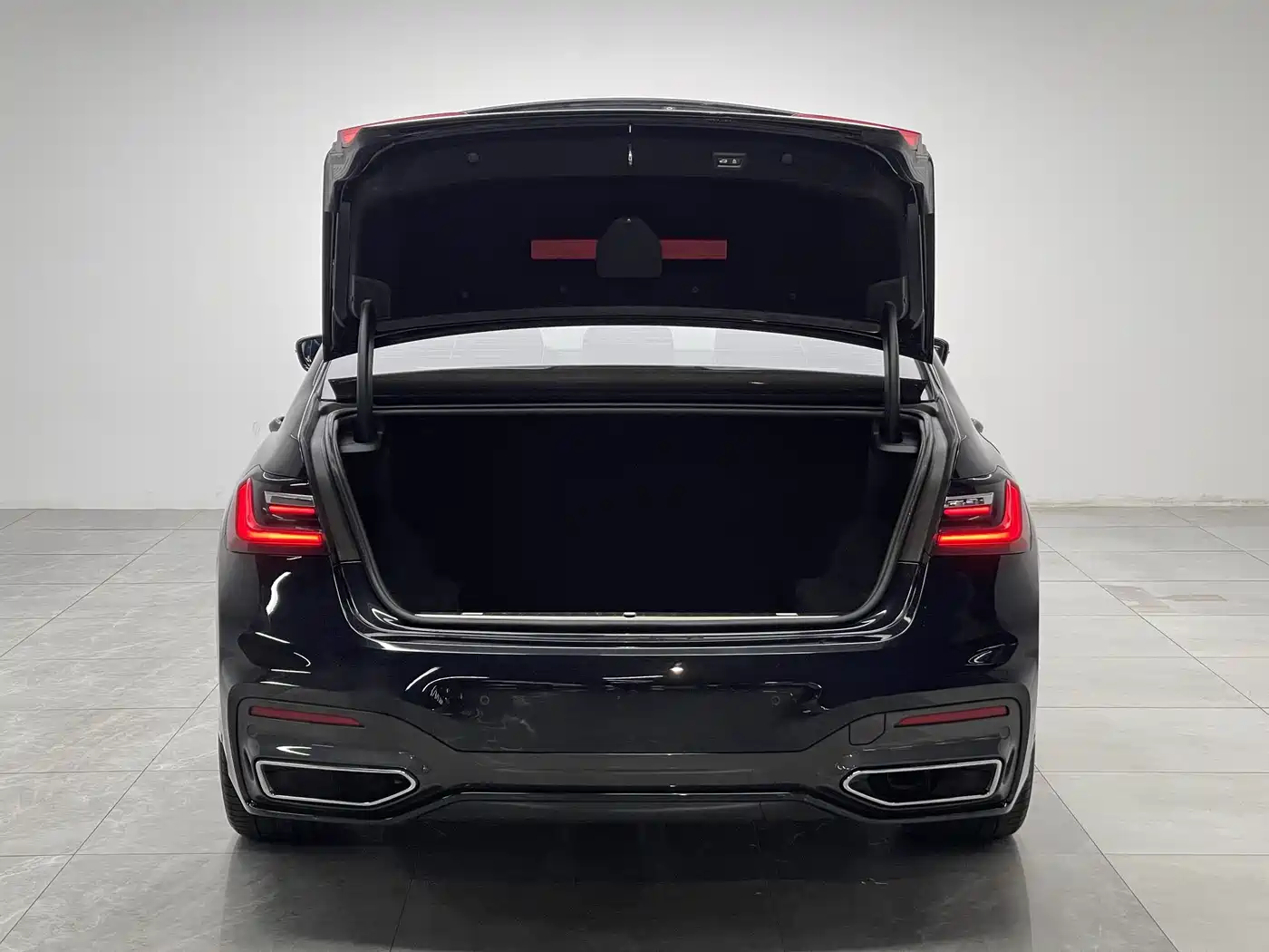 BMW 7 Series 2019 Facelift 740Li xDrive Executive M Sport Package фото 9