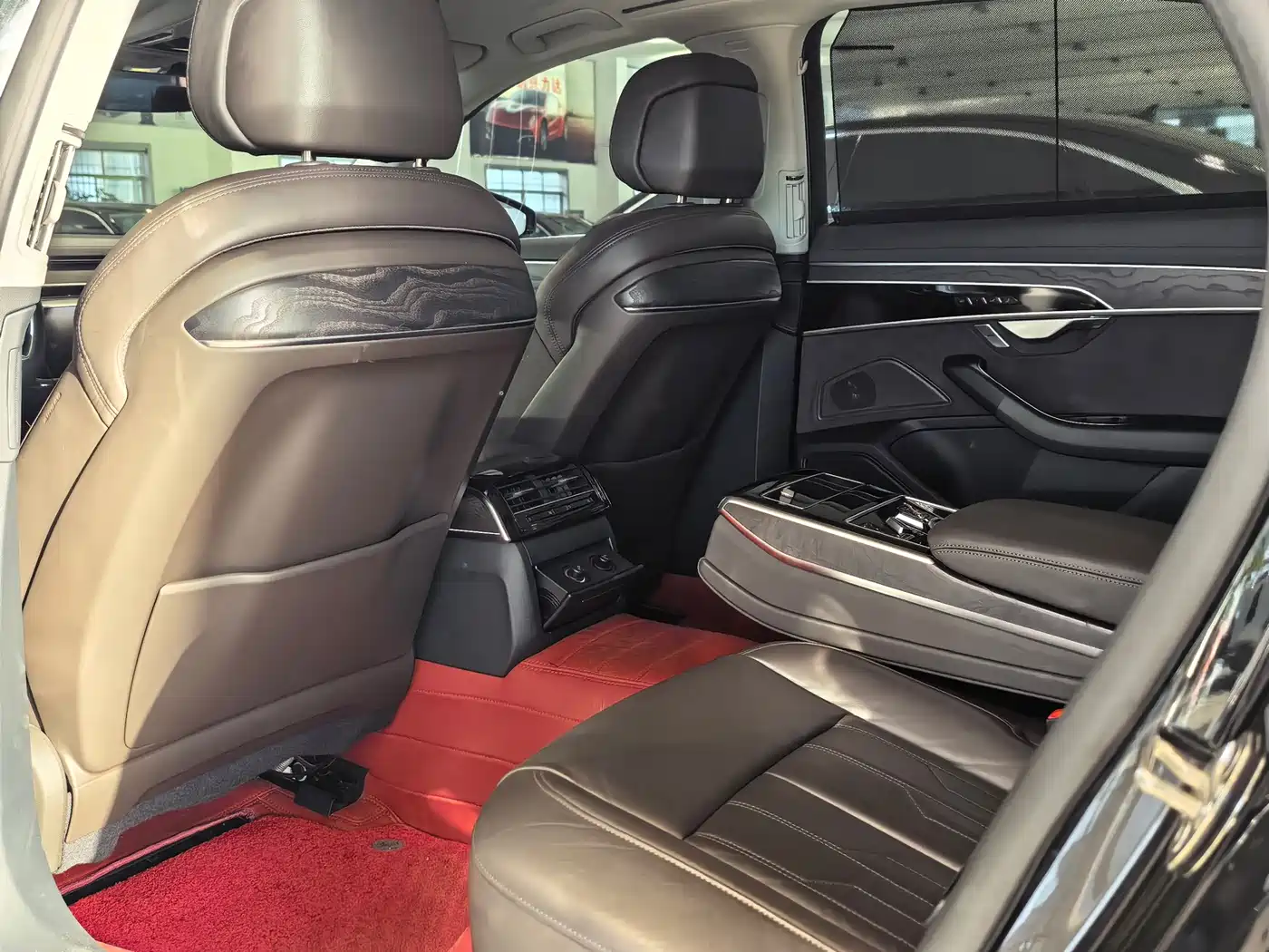 Audi A8 2024 Model A8L 45 TFSI quattro Luxury фото 9