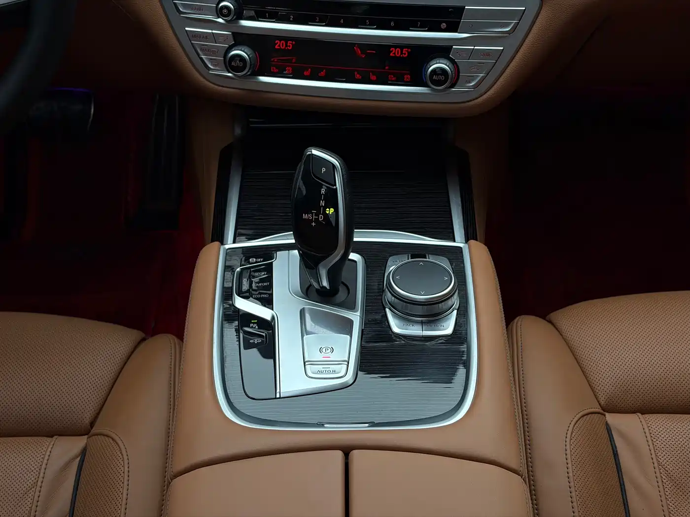 BMW 7 Series 2019 740Li Leading M Sport Package фото 24