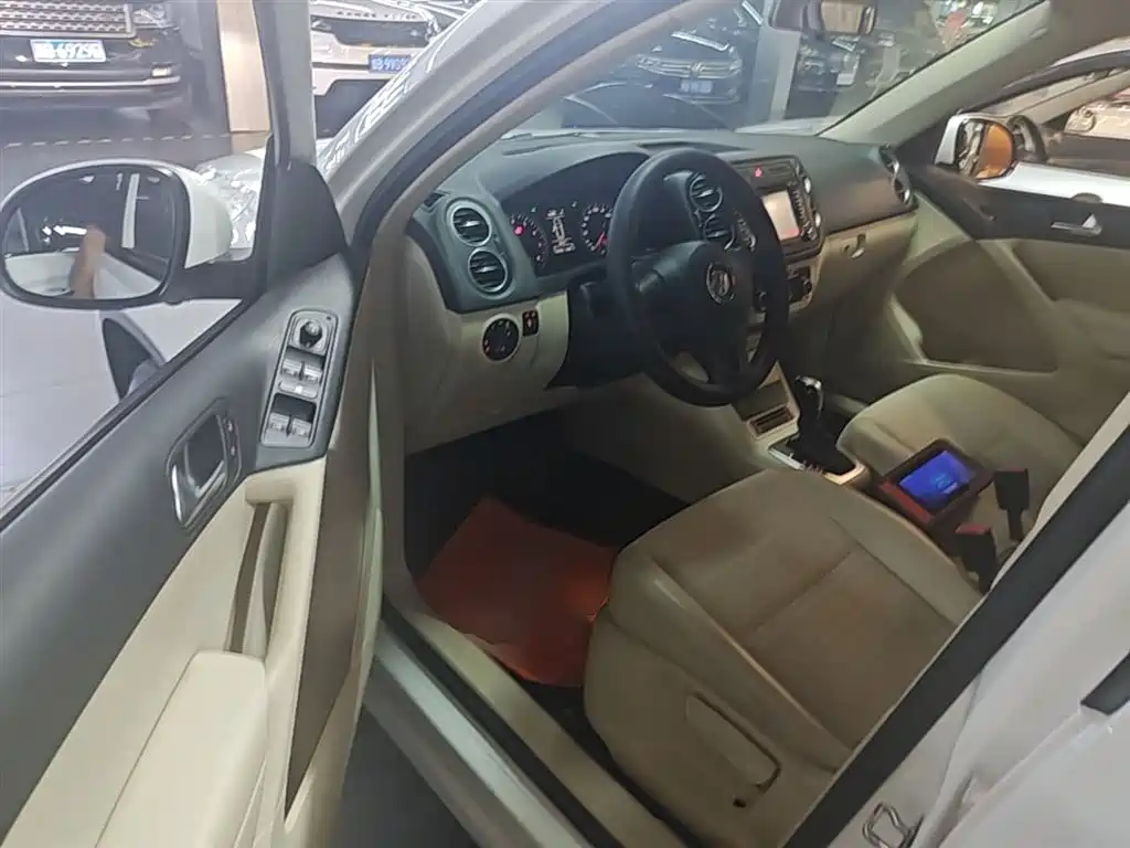 Volkswagen Tiguan 2015 1.8TSI Automatic 2WD Trendline фото 16