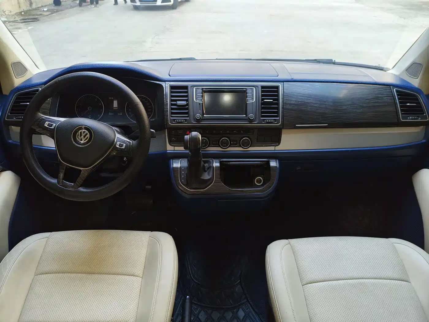 Volkswagen Multivan 2017 2.0TSI 2WD Comfort 7-Seater фото 6
