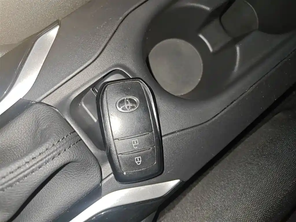Toyota Corolla Cross 2023 2.0L Elite Edition фото 16