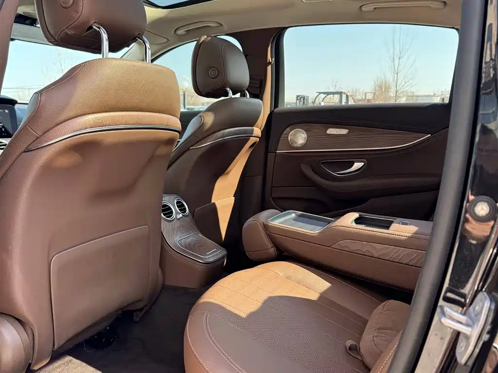 Mercedes-Benz E-Class 2021 E 300 L Fashion фото 10