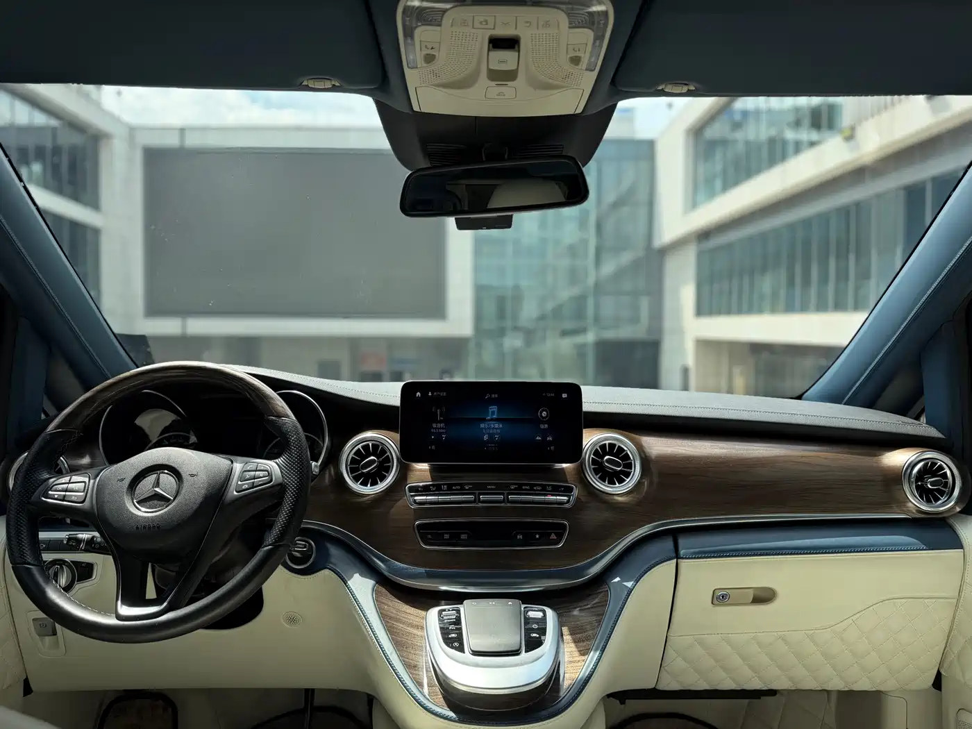 Mercedes-Benz V-Class 2021 V 260 L Long Wheelbase Luxury Edition фото 8