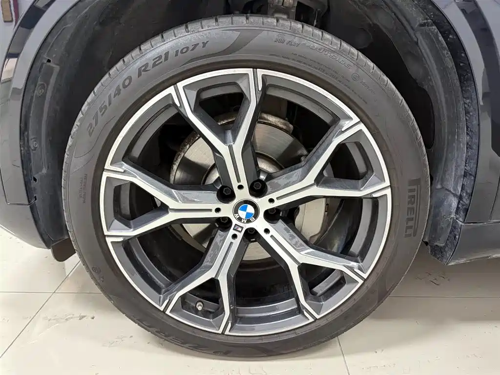 BMW X5 2023 xDrive 30Li Premium M Sport Package фото 32