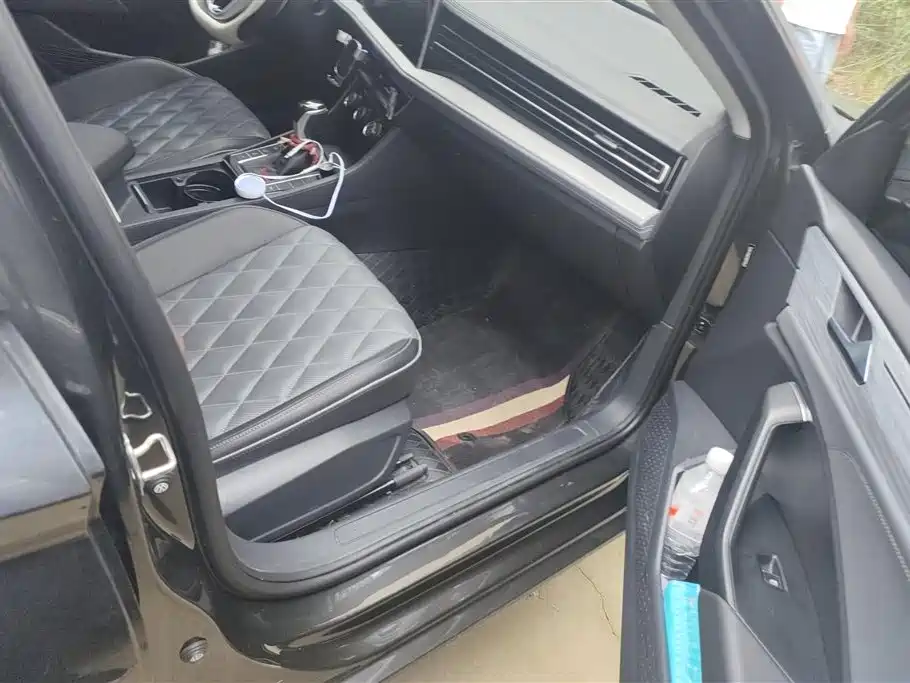 Volkswagen Sagitar 2023 300TSI DSG Surpassing Edition фото 8