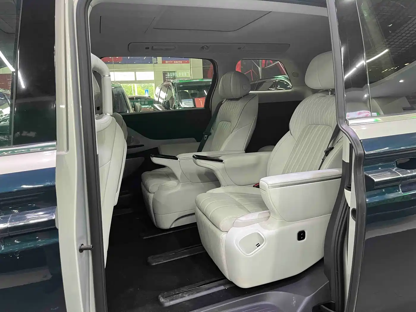 Voyah Auto Voyah Dreamer 2025 EV AWD Flagship Qiankun Edition фото 6