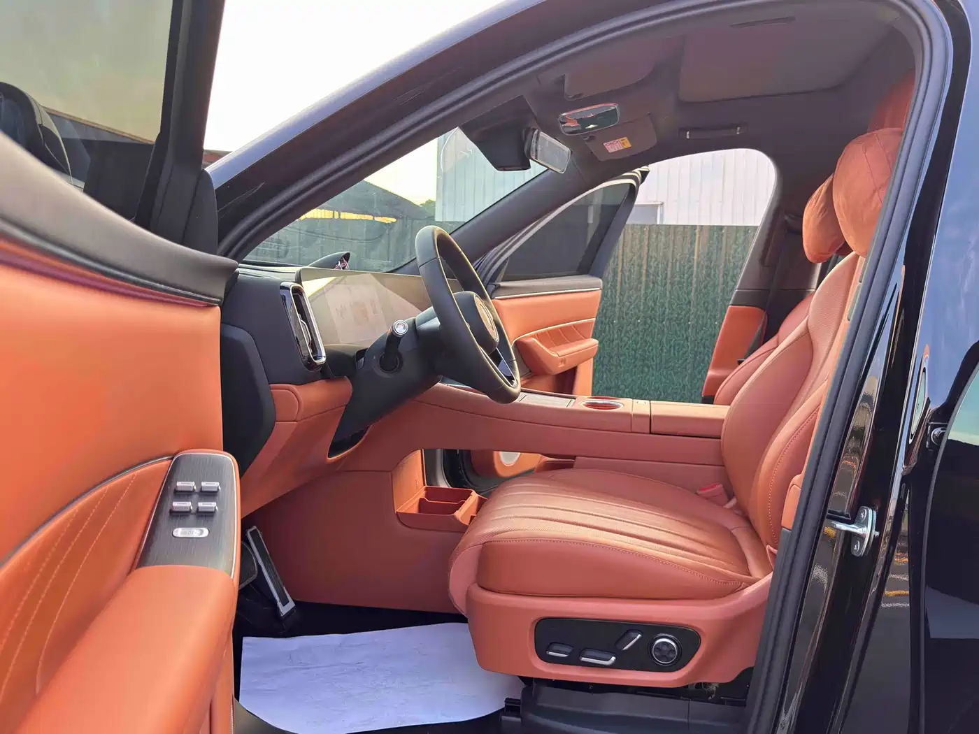 AITO Wenjie AITO M8 2025 Pure Electric Max+ 6-seater AWD фото 9