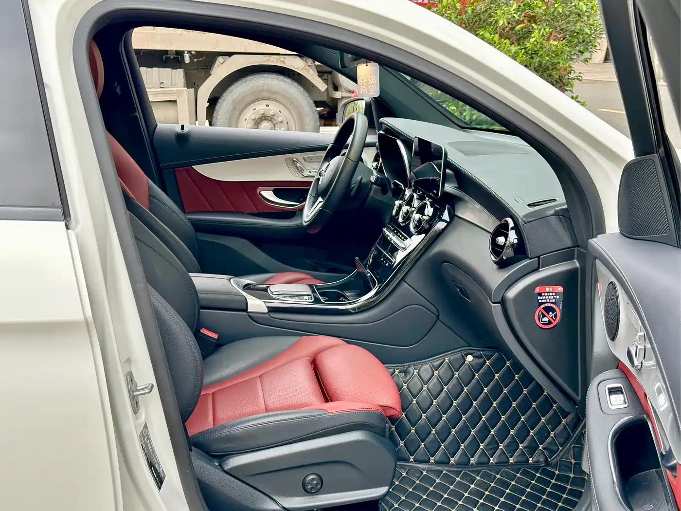 Mercedes-Benz GLC Coupe 2022 Facelift GLC 260 4MATIC Coupe SUV фото 9