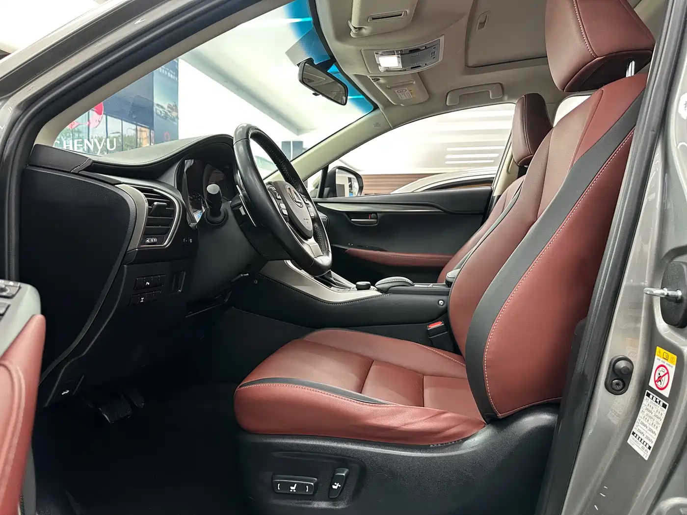 Lexus NX 2015 200t AWD F Sport фото 9