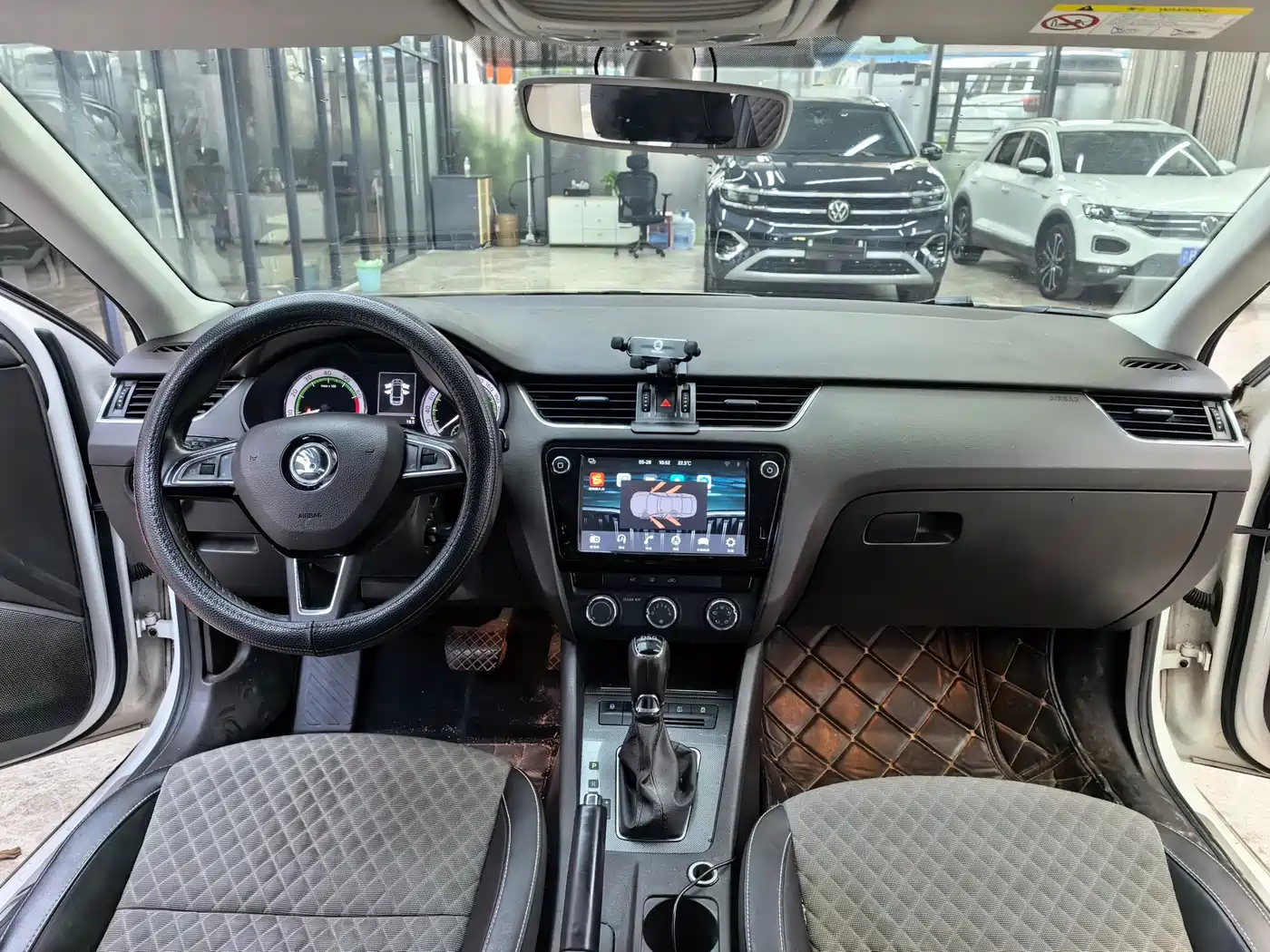 Škoda Octavia 2018 Model Wagon TSI280 DSG Luxury Edition фото 17