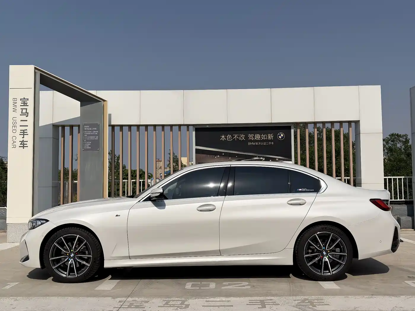 BMW 3 Series 2025 325Li M Sport Package фото 13