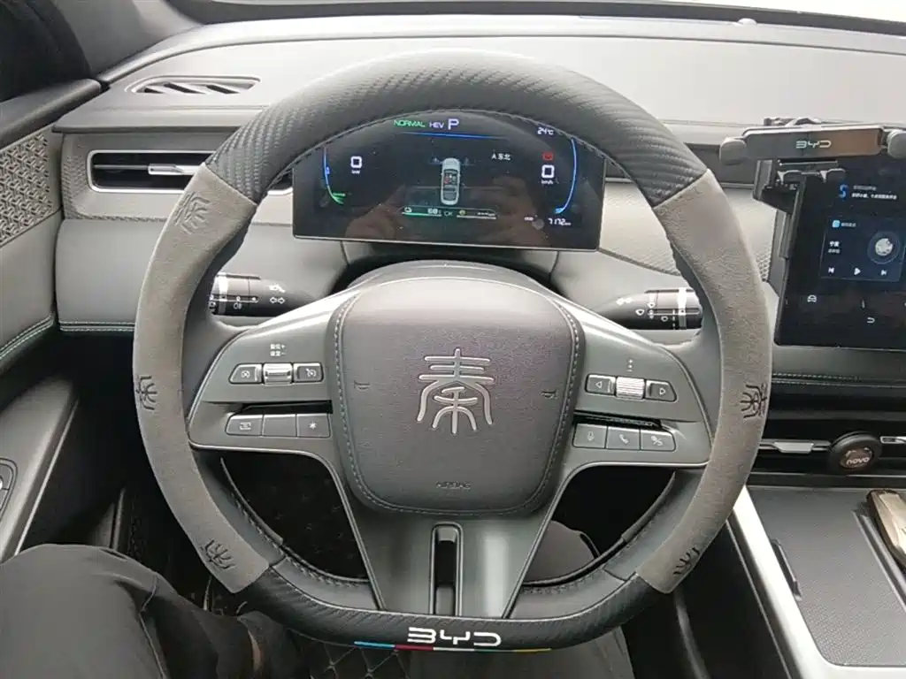 BYD Qin PLUS 2025 DM-i Smart Drive 55KM Leader фото 7