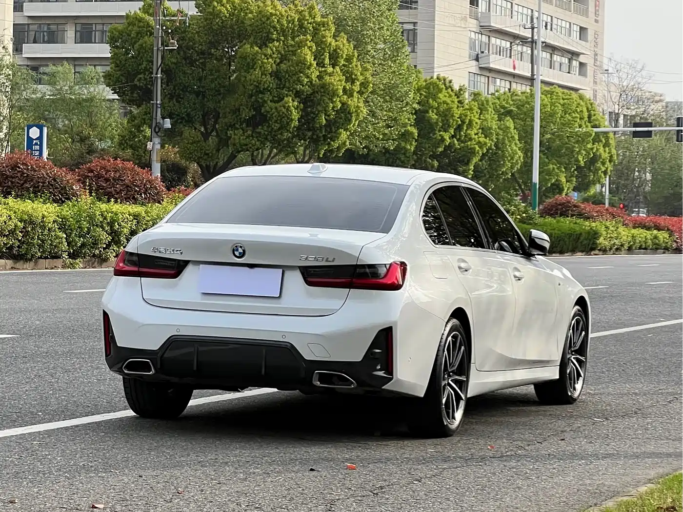 BMW 3 Series 2023 325Li M Sport Package фото 3