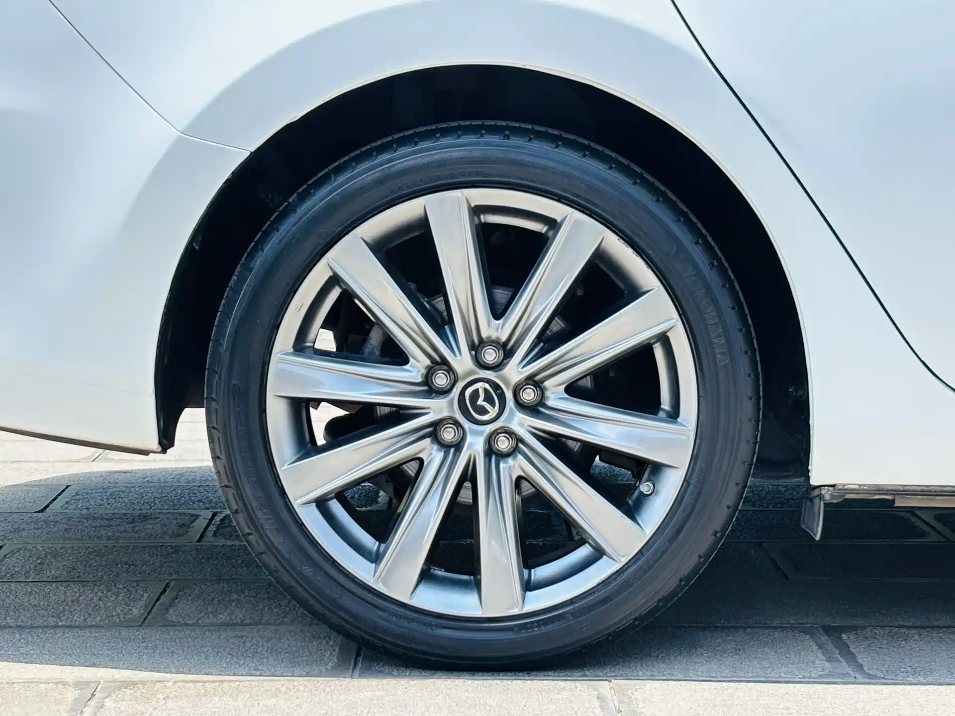 Photo 9 - Mazda Atenza