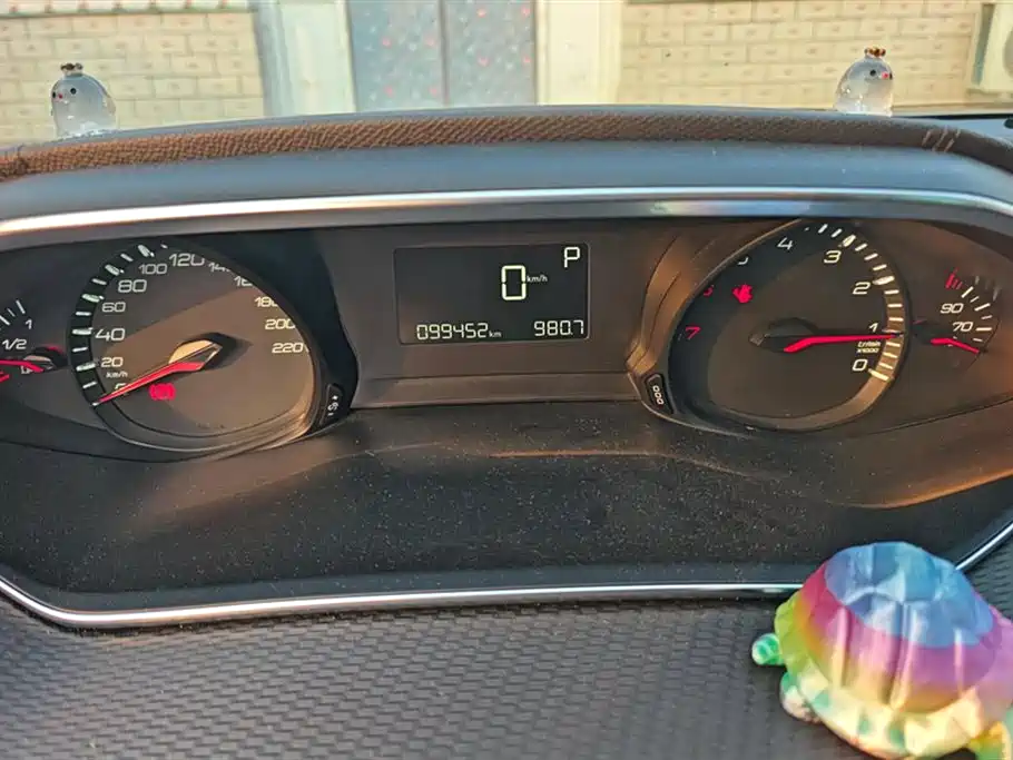Peugeot 308 2018 1.6L Auto Luxury Edition фото 14