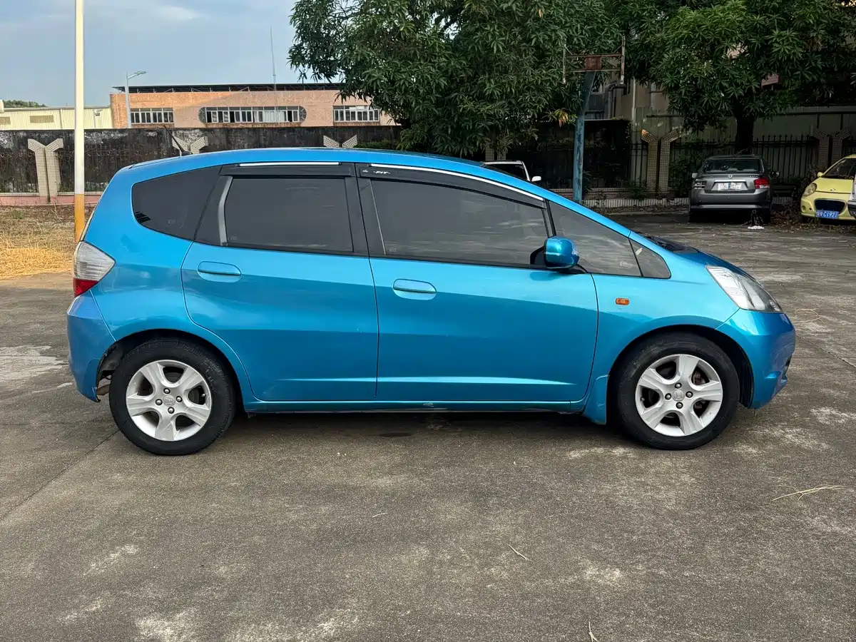 Photo 4 - Honda Fit