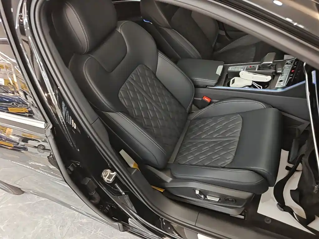 Audi A6L 2026 2026 Model Year 45 TFSI quattro Premium Dynamic