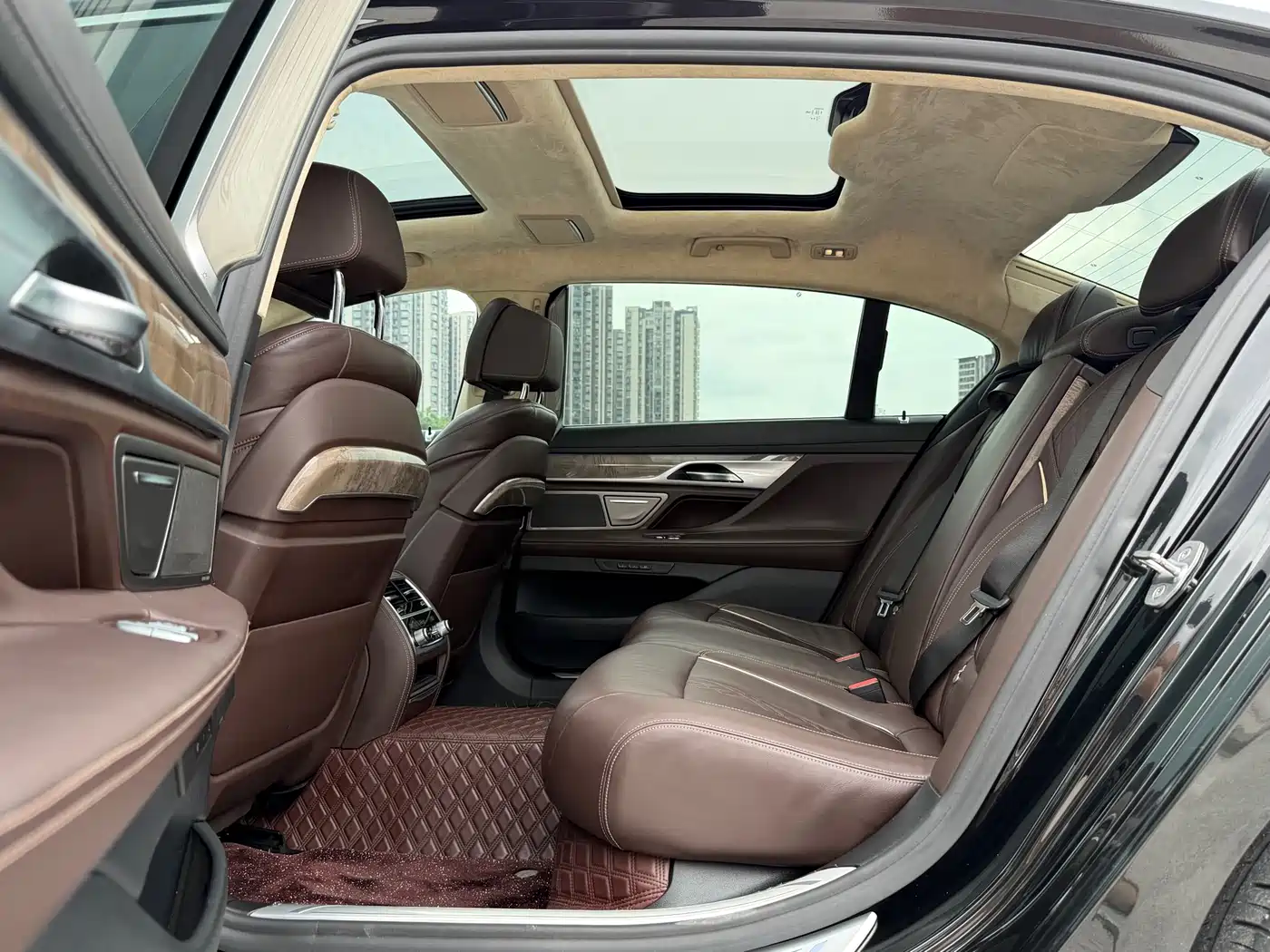 BMW 7 Series 2019 740Li Leading Luxury Package фото 20
