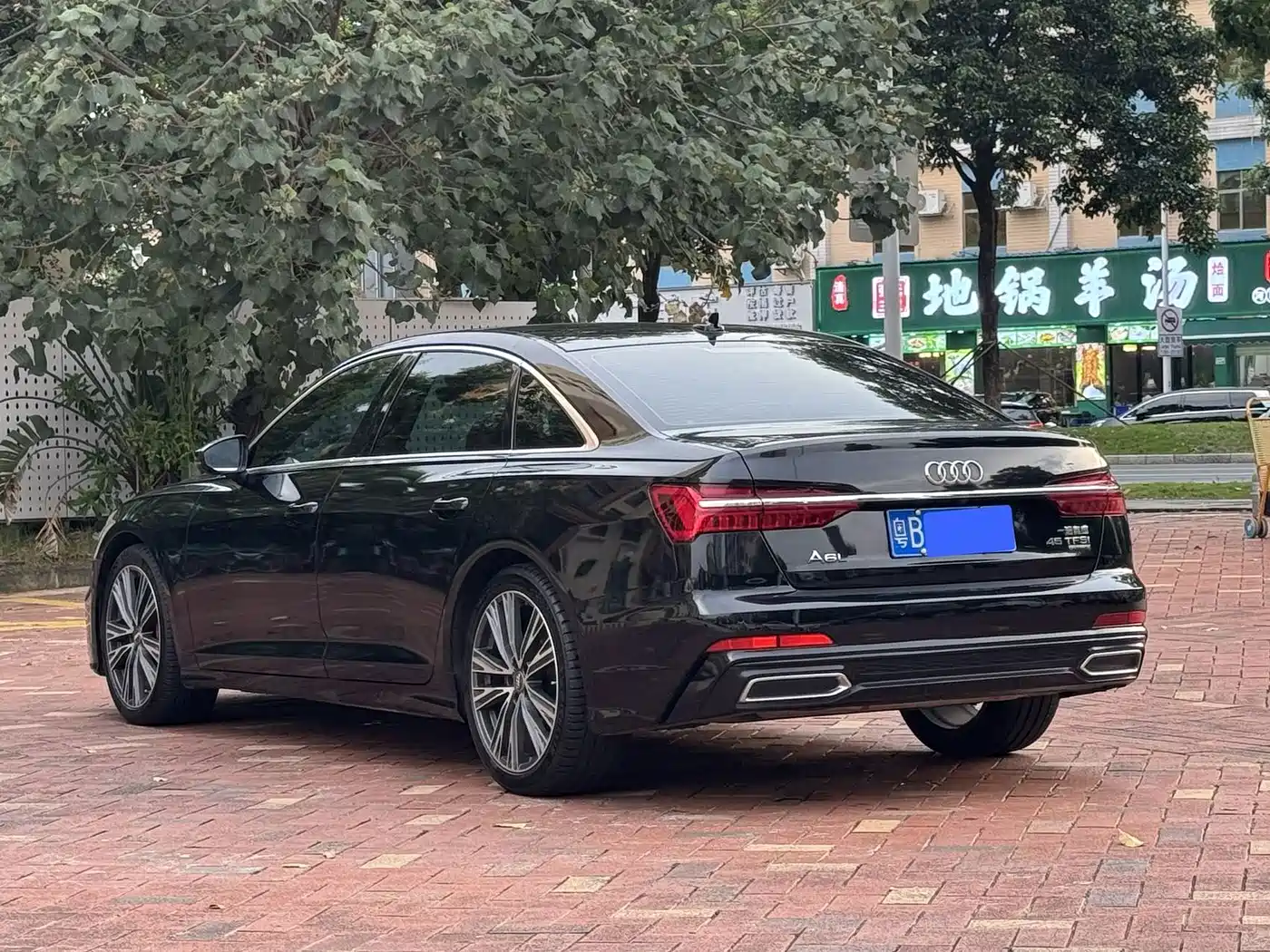 Фото 8 - Audi A6L