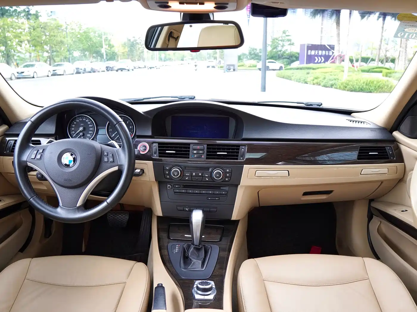 BMW 3 Series (Import) 2010 325i Luxury фото 7
