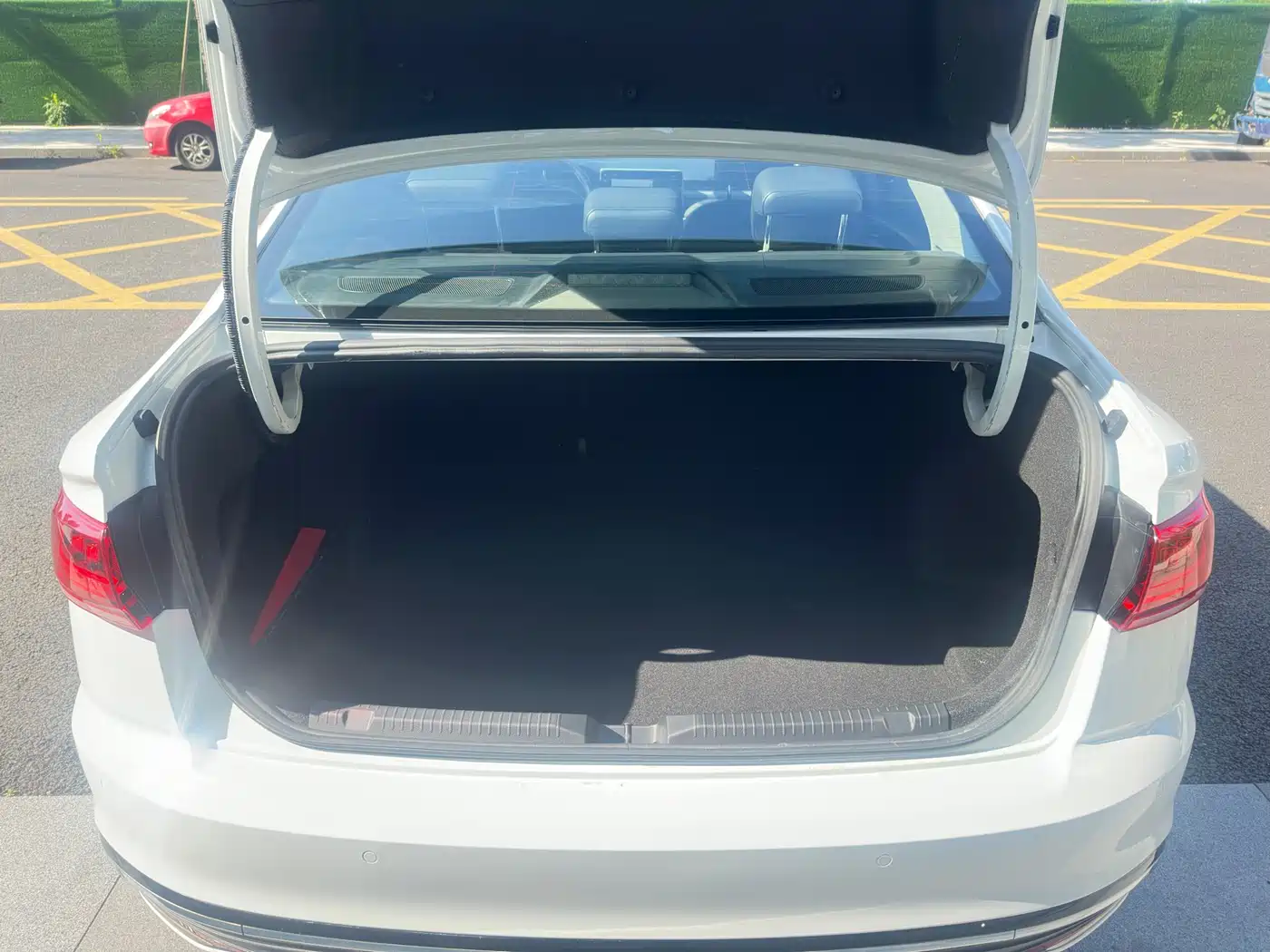 Volkswagen Bora 2023 280TSI DSG Prestige Edition фото 9