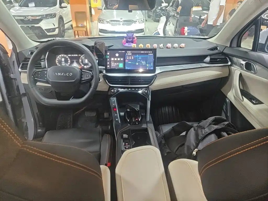 Lynk & Co 06 EM-P 2023 2023 1.5T Remix PHEV Pro
