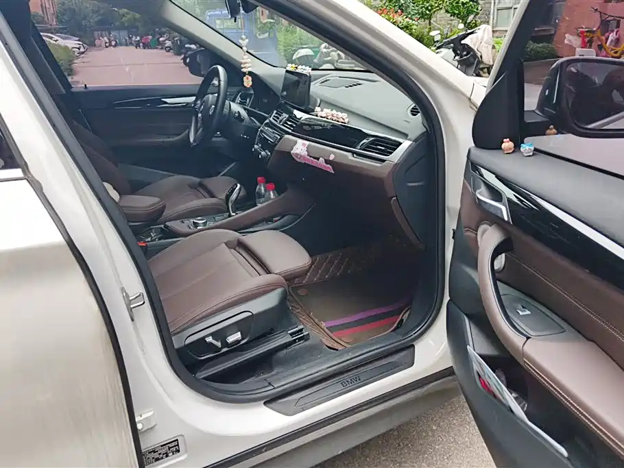 BMW X1 2022 sDrive25Li Leading фото 8