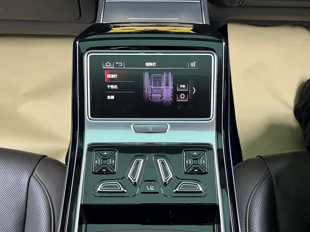 Фото 26 - Audi A8