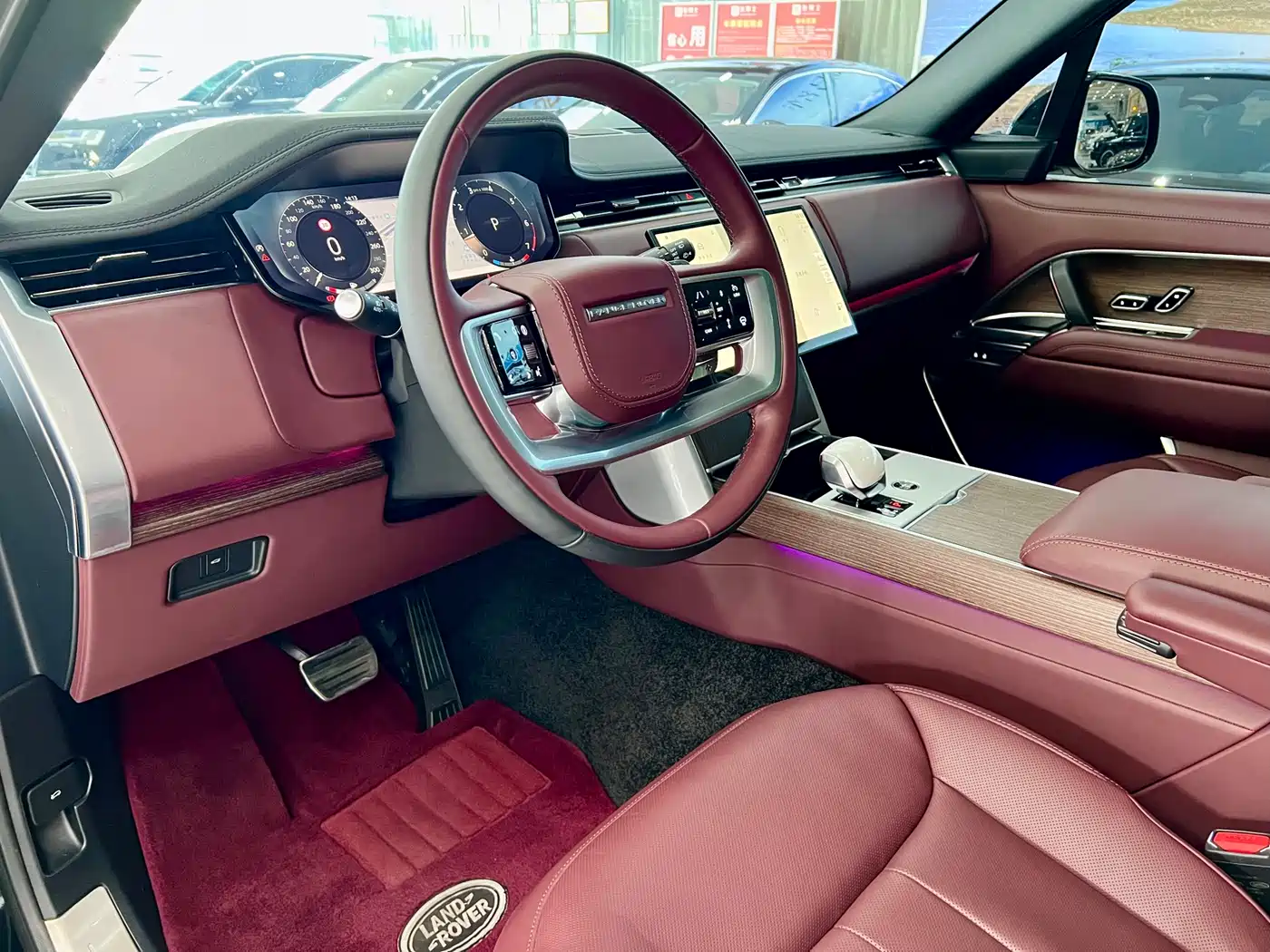 Land Rover Range Rover 2025 3.0 L6 400PS Genesis Extended Wheelbase фото 7