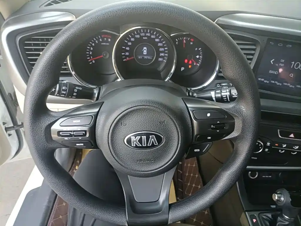 Kia K5 2015 2.0L Automatic GL фото 11