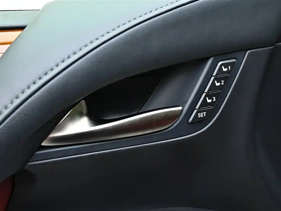 Lexus LX 2017 570 Prestige Luxury фото 23