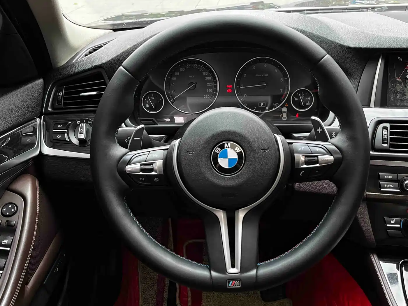 BMW 5 Series 2014 525Li Luxury Design Package фото 12