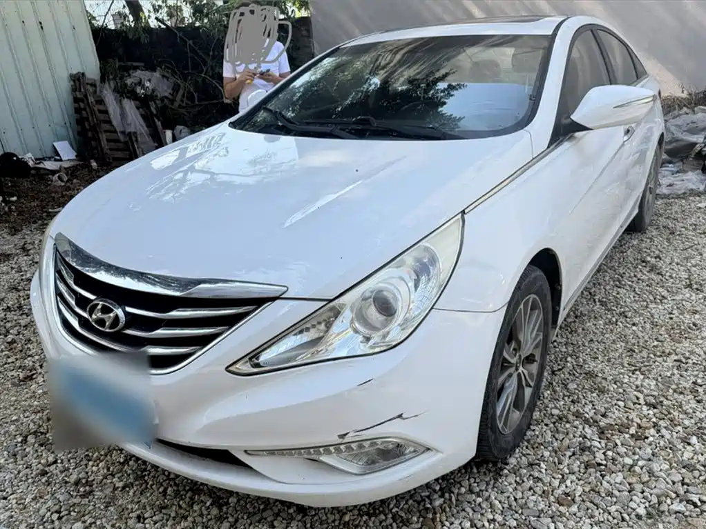 Фото 12 - Hyundai Sonata