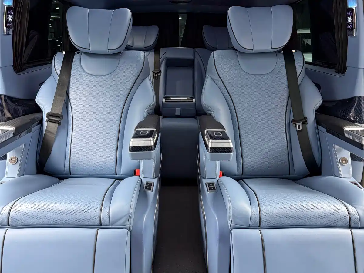 Mercedes-Benz Vito 2023 2.0T Business 7-Seater фото 4