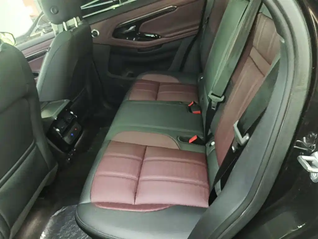 Land Rover Range Rover Evoque 2021 Range Rover Evoque L 249PS R-Dynamic First Edition Launch Edition фото 17