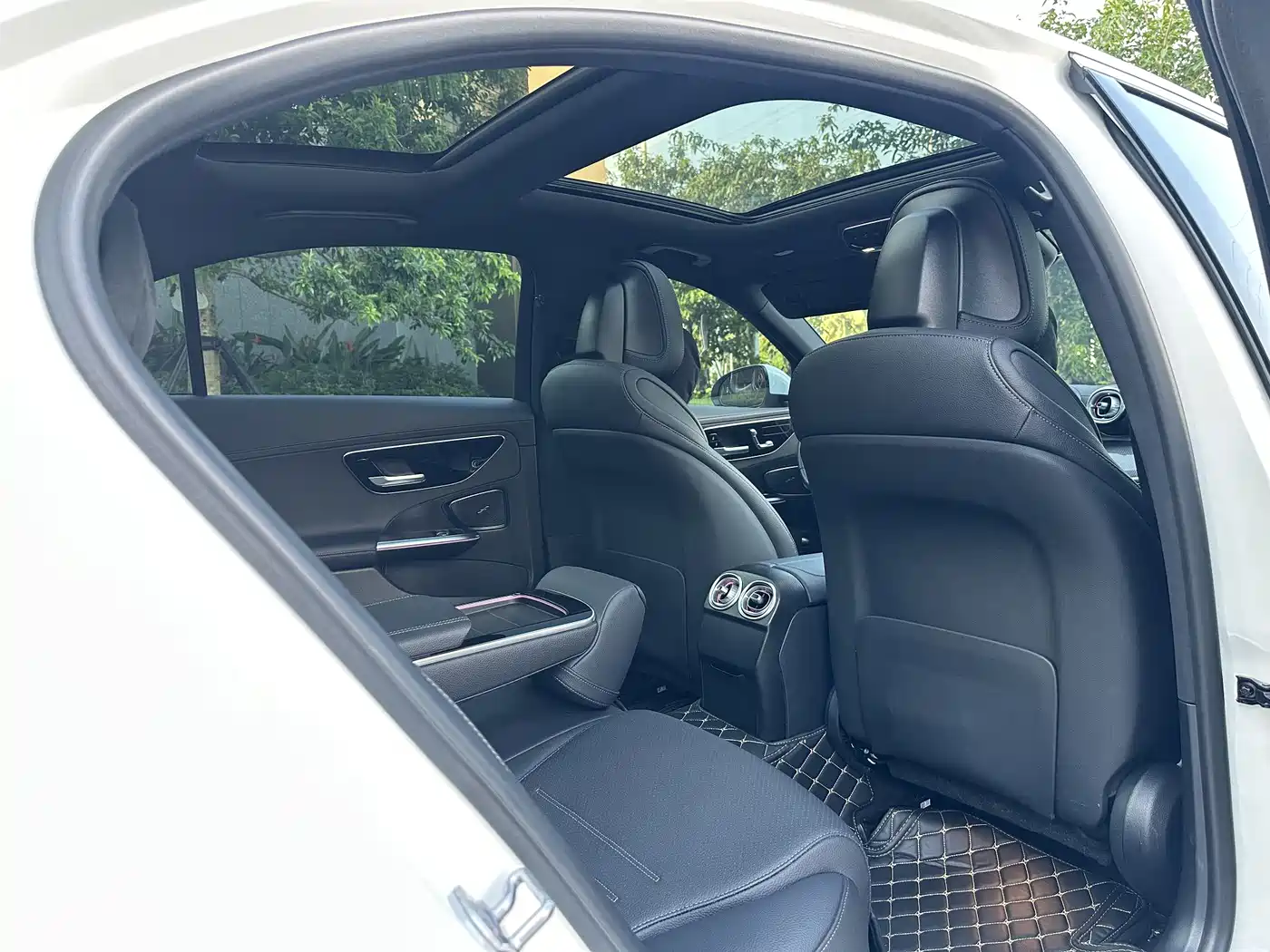 Mercedes-Benz C-Class 2024 Facelift C 260 L Sport фото 8