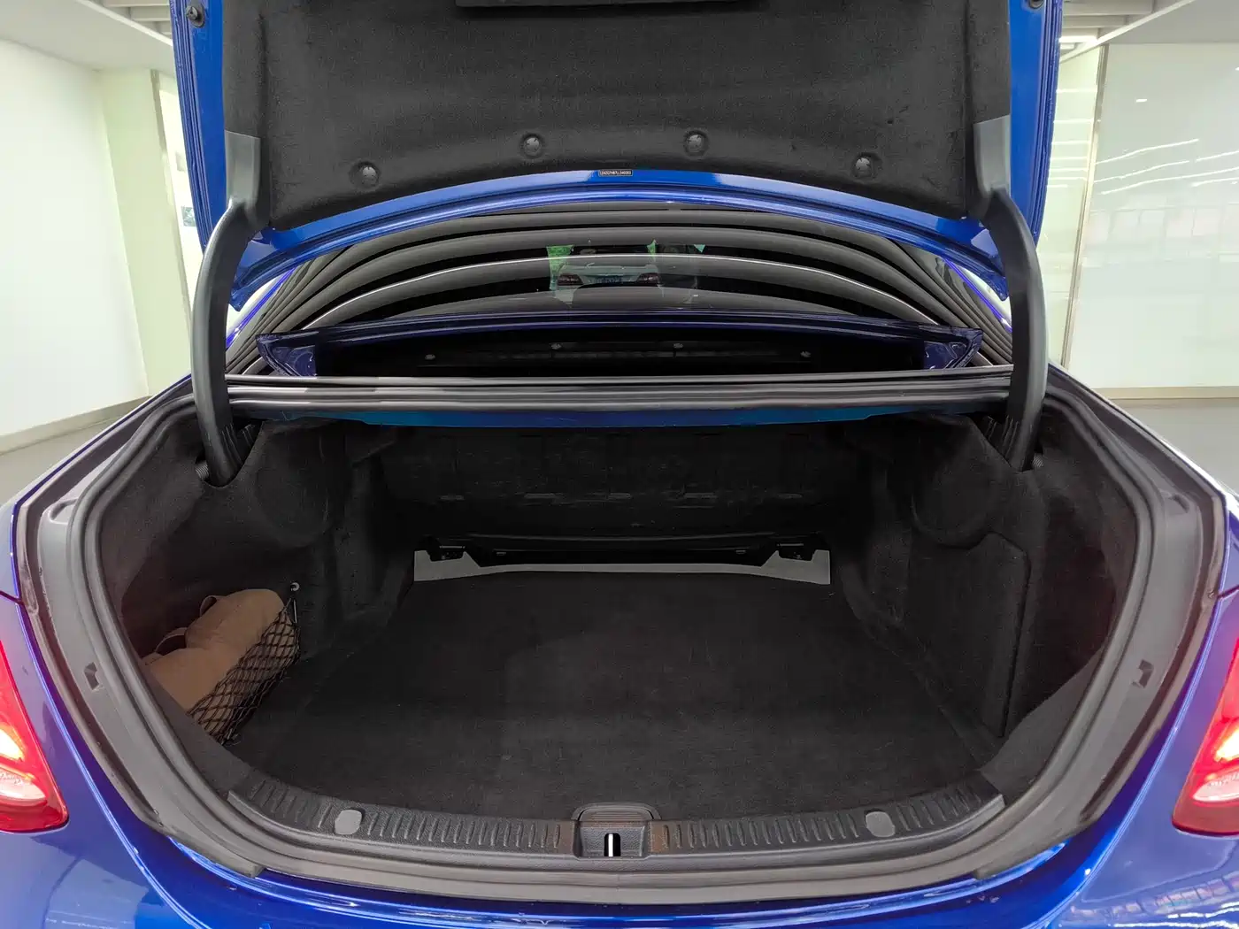 Mercedes-Benz E-Class 2020 Model E 260 L Sport фото 28