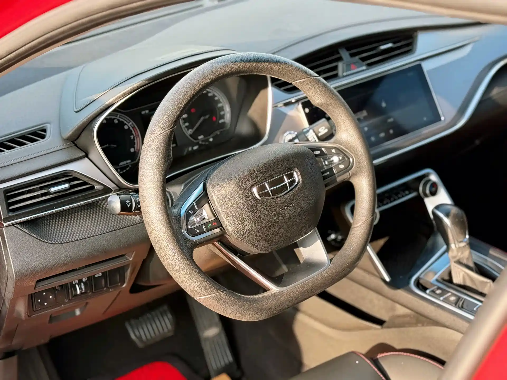 Фото 8 - Geely Binrui