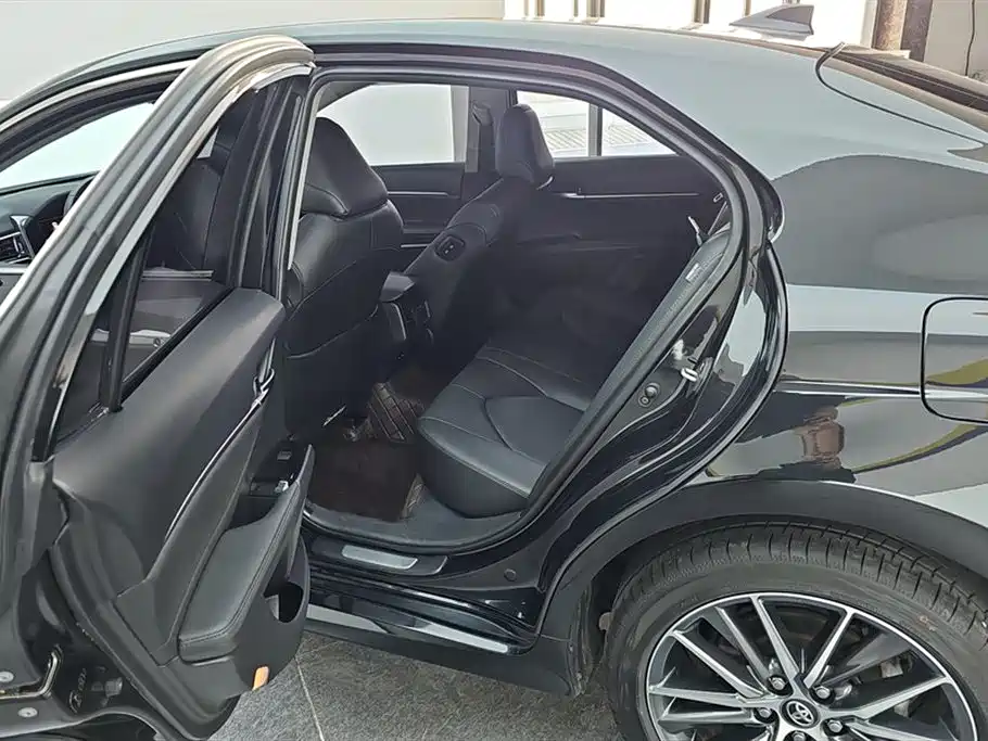 Toyota Camry 2021 2.5G Luxury Edition фото 11