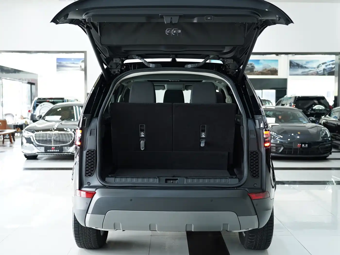 Land Rover Discovery 2019 3.0 SC V6 SE фото 13