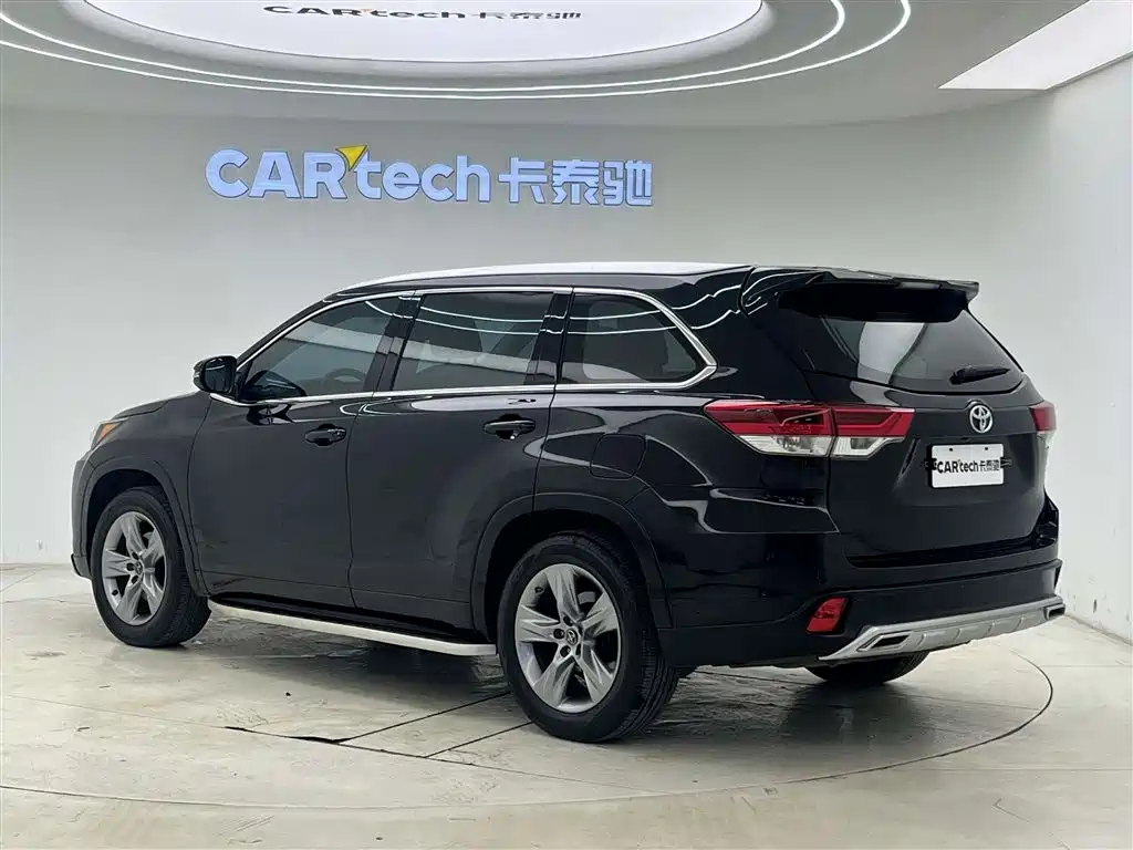 TOYOTA HIGHLANDER