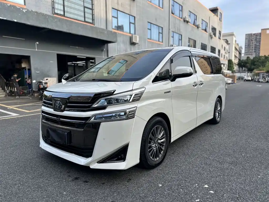 Фото 1 - Toyota Vellfire